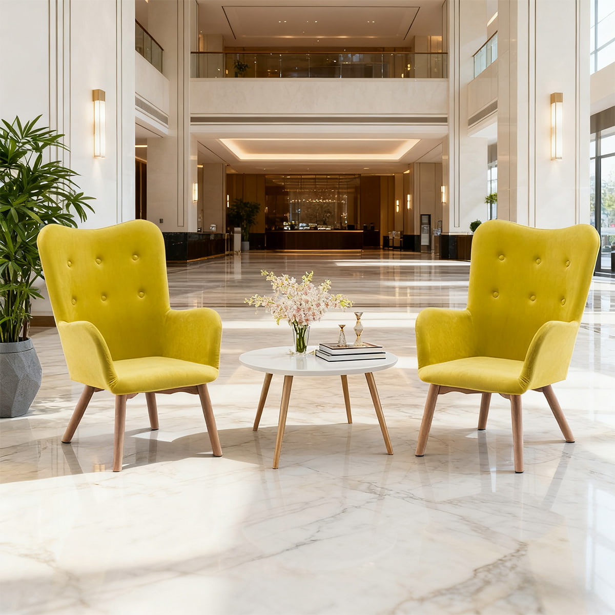 Kursi Berlengan Aksen Beludru Kuning Modern — Kursi Santai Berumbai Belakang Sayap dengan Kaki & Sandaran Tangan Kayu untuk Ruang Tamu, Kamar Tidur, atau Kantor